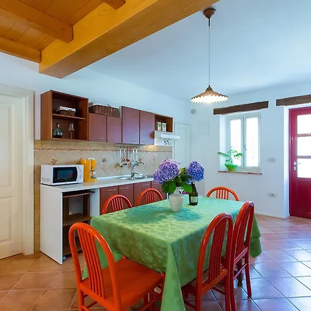 Apartment Aquamarine Funtana