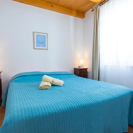Apartment Aquamarine Funtana